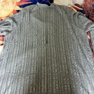 VERY NICE WARM SWEATER APT 9